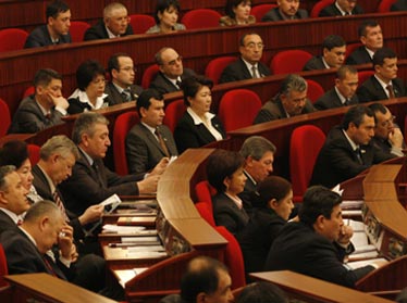Узбекистан предоставит равные условия кандидатам в депутаты и политическим партиям на выборах