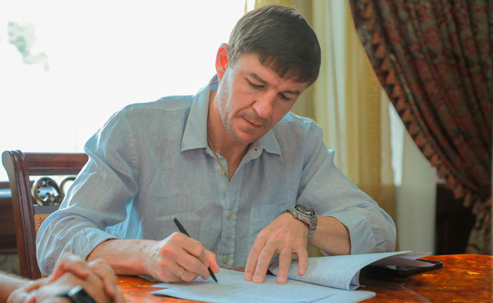 Известный футболист Максим Шацких стал спортивным директором "Пахтакора"