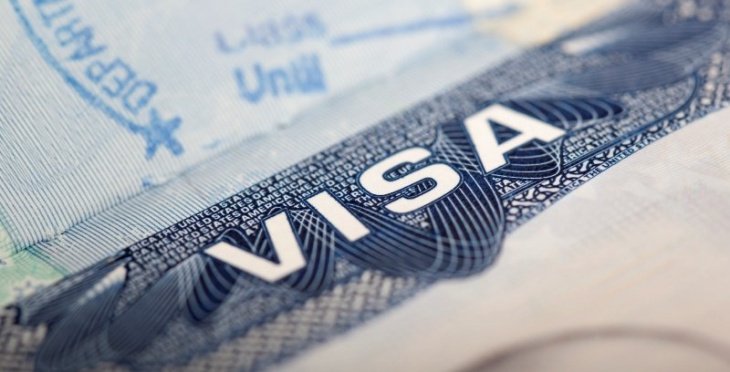 Иностранный турист был вынужден переплатить 400 долларов за транзитную визу в Узбекистане