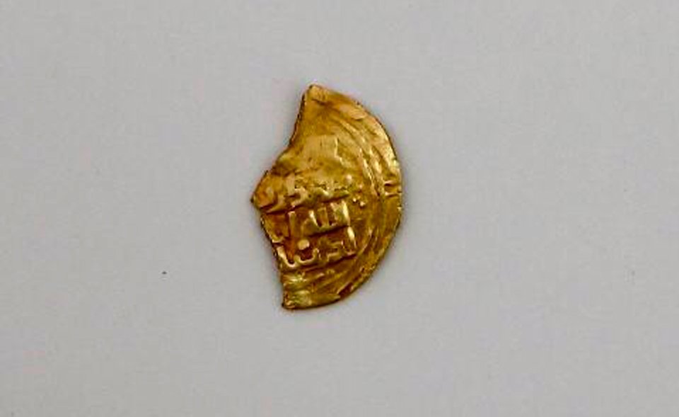 Уникальная археологическая находка. В Термезе обнаружен редчайший золотой динар Сельджукидов