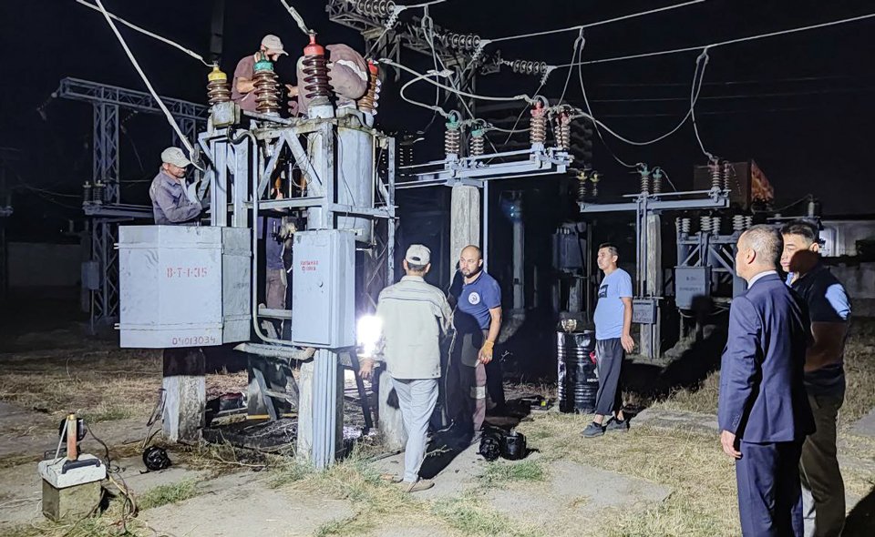 В Ташкенте произошла авария на электроподстанции. Перебои с электричеством наблюдаются в Мирабадском районе   