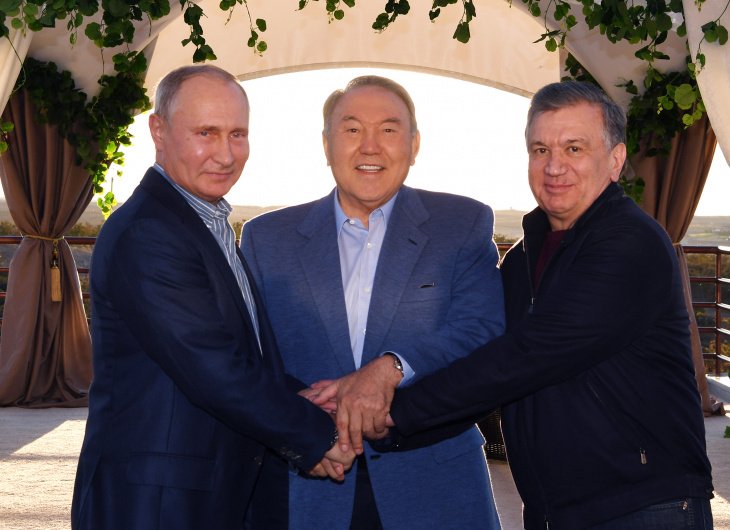 Без галстуков: Путин, Мирзиёев и Назарбаев провели неформальную встречу в Казахстане (фото) 