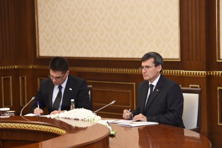 Мирзиёев и глава МИД Туркменистана обсудили расширение сотрудничества двух стран  
