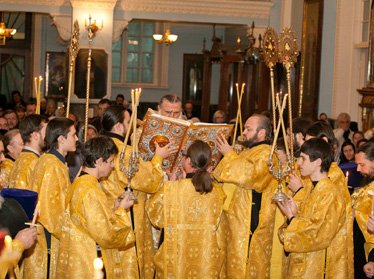 В Свято-Успенский собор Ташкента привезены частицы мощей святого целителя Пантелеимона