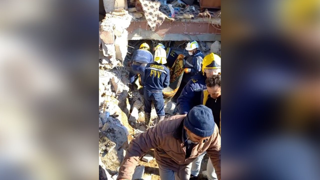В Турции из-под завалов спасли еще двух граждан Узбекистана 