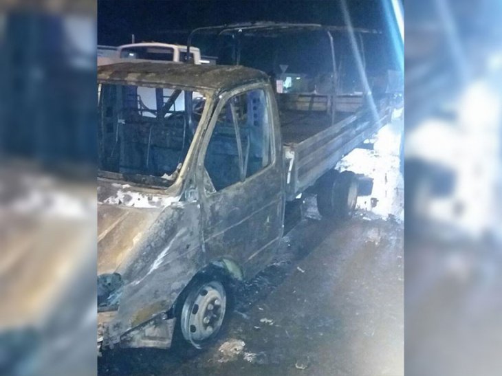 В Ташкенте загорелась и взорвалась "Газель": жертв нет (видео)