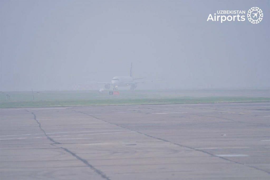 Сильный туман ограничил работу нескольких аэропортов Узбекистана