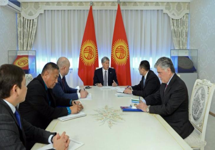 Атамбаев и Икрамов обсудили двустороннее сотрудничество