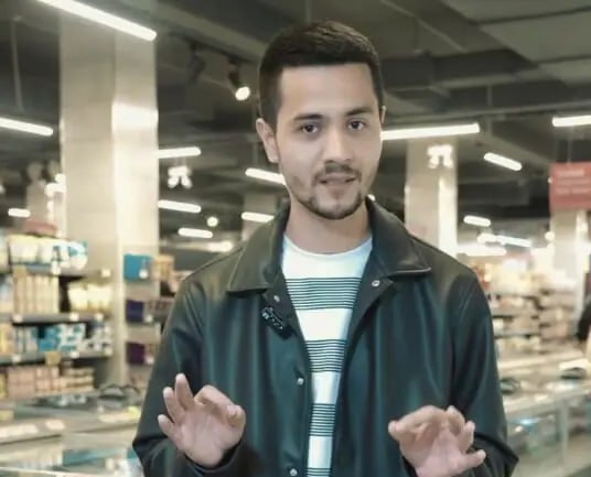 Минюст ответил блогеру, которого возмутила русская речь в столичной кофейне