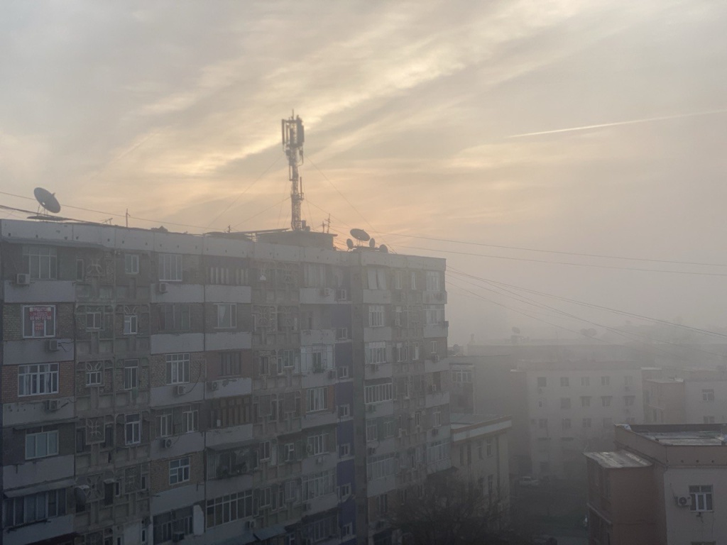 Жесткий контроль за воздухом, полезные привычки и "фабрика проектов". Как Узбекистан намерен побороть экопроблемы