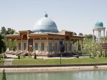 Сегодня в Узбекистане проводятся поминальные мероприятия по жертвам репрессий