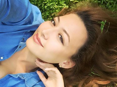 Певица Лола Юлдашева прокомментировала в Facebook ситуацию с лишением ее лицензии