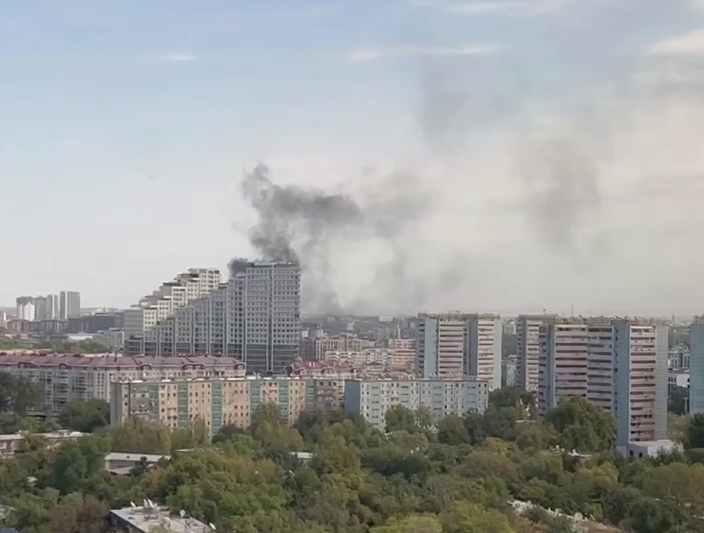Akay City ни при чем. В МЧС прокомментировали пожар у многоэтажки в Ташкенте. Видео