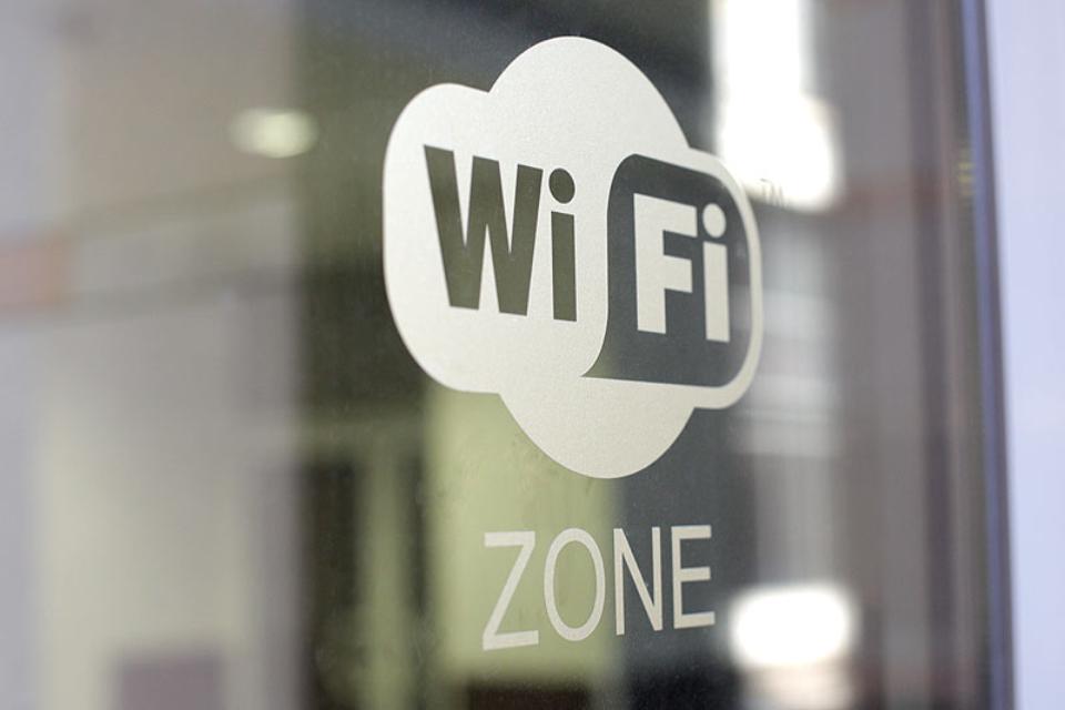 На базе центров госуслуг будут созданы бесплатные Wi-Fi-зоны
