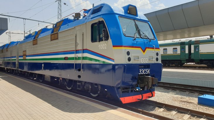 Узбекистан получил два российских электровоза "Ермак". До конца года будут поставлены еще три 