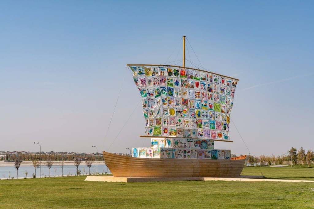 "Корабль толерантности" с уникальными рисунками детей Узбекистана впервые "доплыл" до Центральной Азии "Корабль толерантности" с уникальными рисунками детей Узбекистана впервые "доплыл" до Центральной Азии