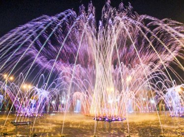 В Андижане построен один из самых больших в стране светомузыкальных фонтанов