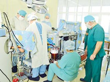 В Узбекистане провели первые операции по удалению лишних тканей сердца  