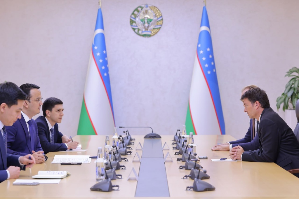 Ташкентский университет транспорта и Airbus будут вместе готовить летчиков 