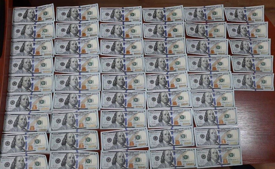 В Ташкентской области задержаны фальшивомонетчики, изготавливающие доллары 
