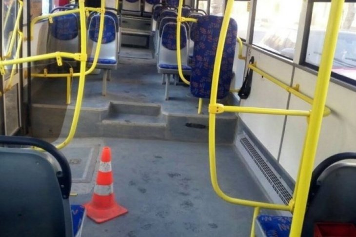 Из-за небрежности водителя автобуса пожилая женщина получила тяжелые травмы