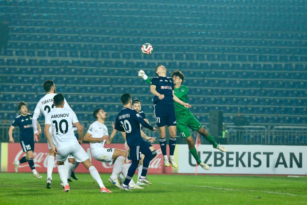 Финал Кубка Узбекистана в Андижане закончился скандалом и победой "Пахтакора" Финал Кубка Узбекистана в Андижане закончился скандалом и победой "Пахтакора"