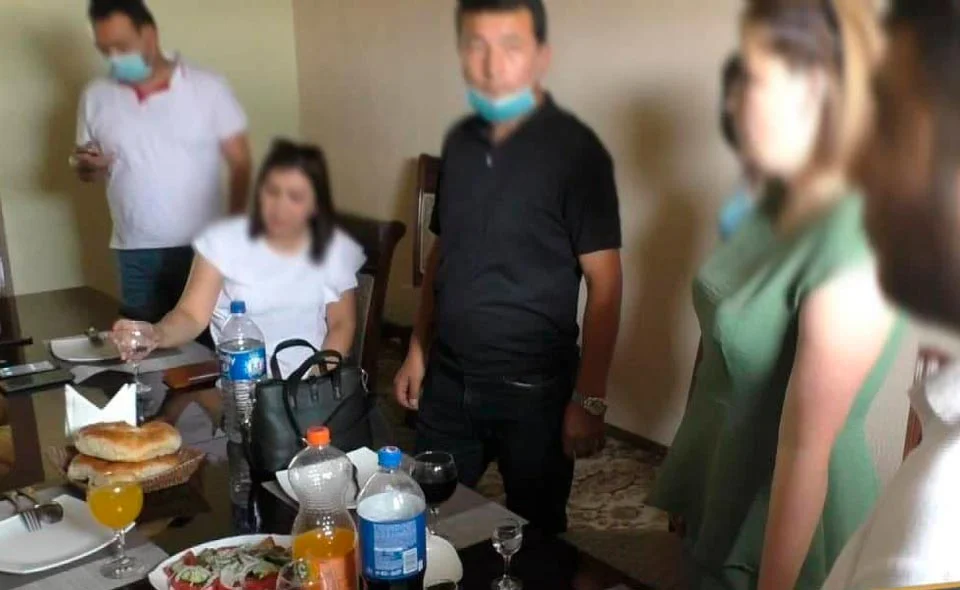 Два жителя Самаркандской области пытались продать девушку в Турцию для работы проституткой 