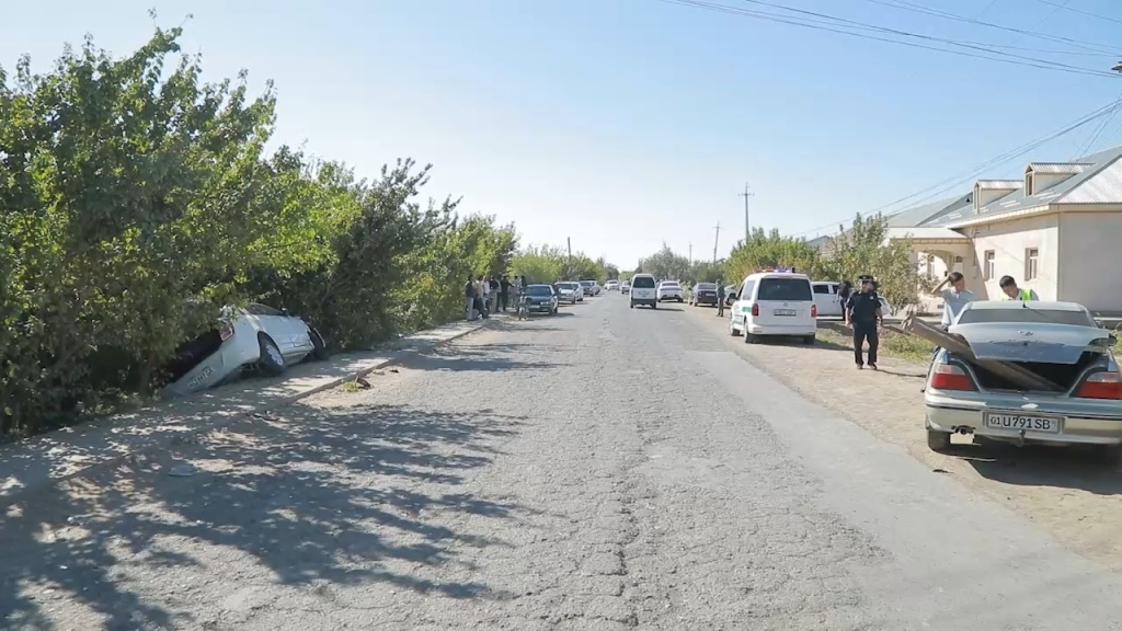 В Хорезме произошло ДТП, в котором погиб двухлетний ребенок. Видео