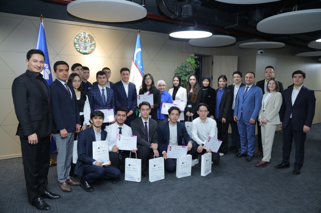 Двенадцать студентов Узбекистана отправятся в образовательный тур в Китай
