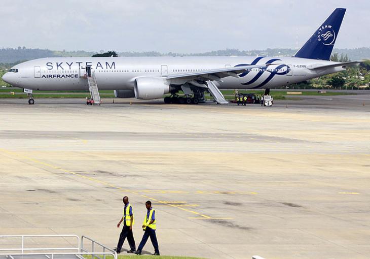 Глава Air France опроверг обнаружение бомбы на севшем в Кении лайнере