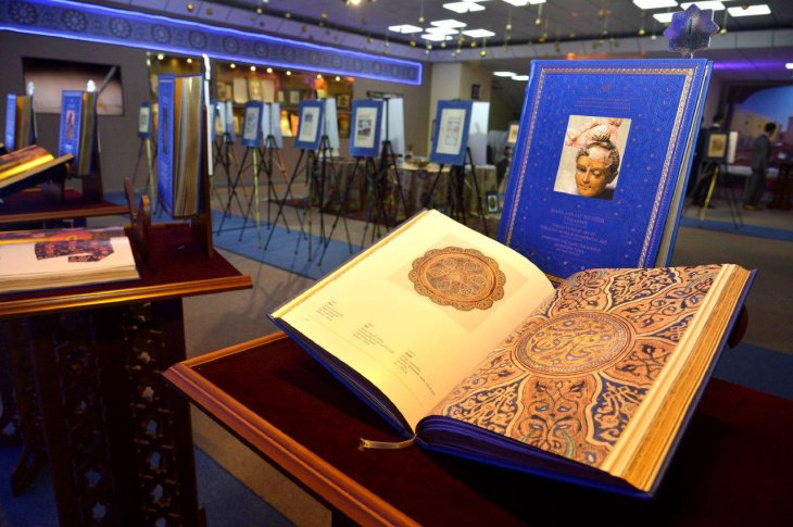 Книги-альбомы об Узбекистане переданы в дар библиотеке парламента Японии  