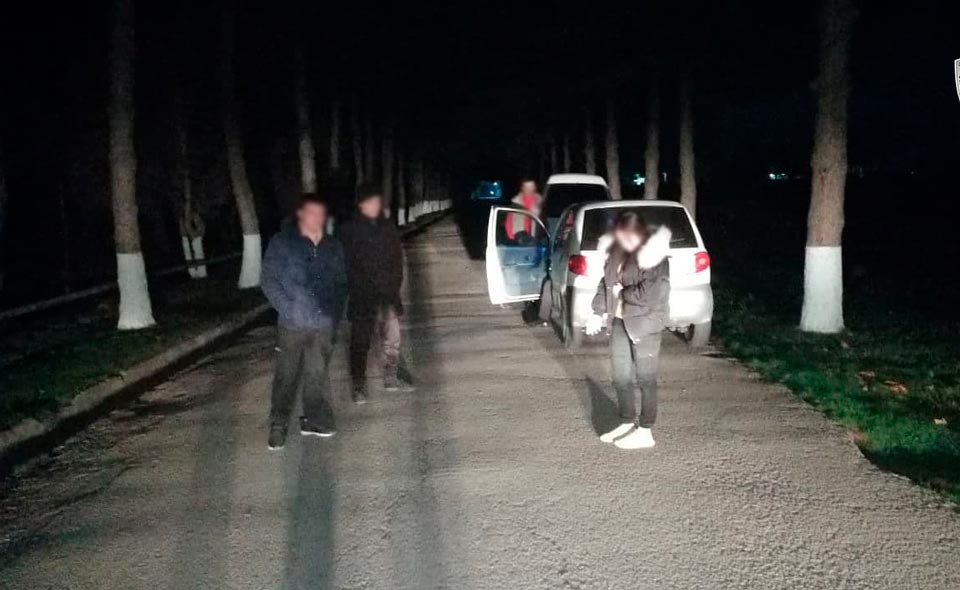 Таксист совершил разбойное нападение на 19-летнюю девушку в Ташкентской области 