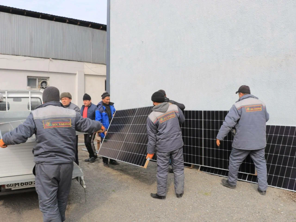 Узбекистанцев, установивших солнечные панели, освободят от земельного налога и налога на имущество