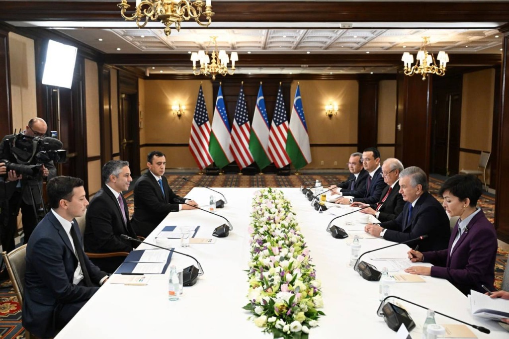 Мирзиёев встретился с руководством General Motors и инвесторами США