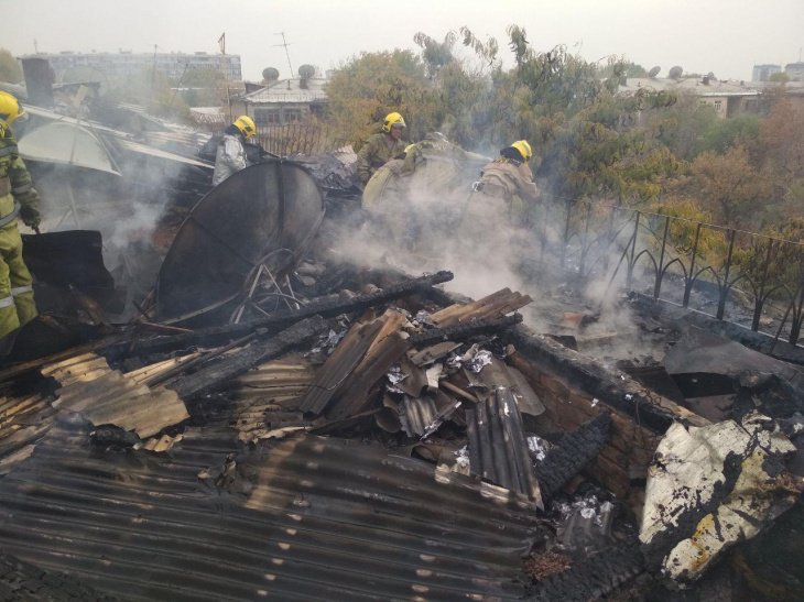 Многоэтажный жилой дом горел на окраине Ташкента