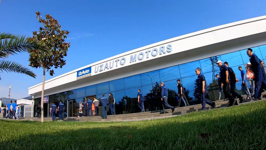 В UzAuto Motors после открытого конкурса приняли на работу более 1800 человек
