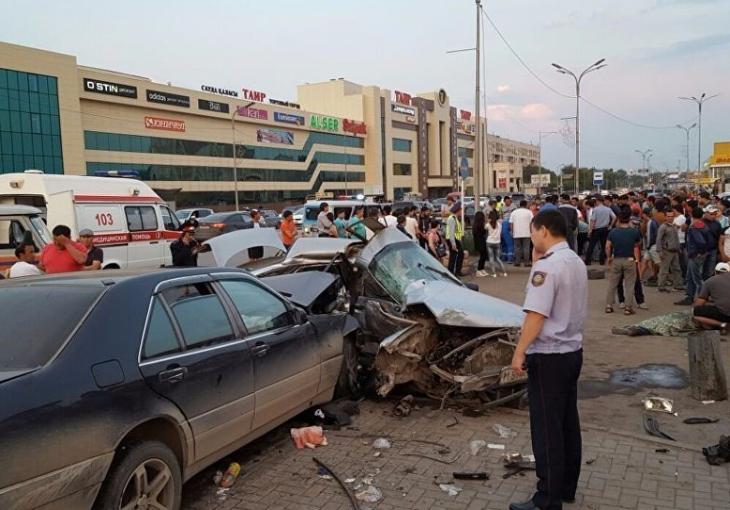 Пятеро граждан Узбекистана попали в ДТП в Караганде, один скончался