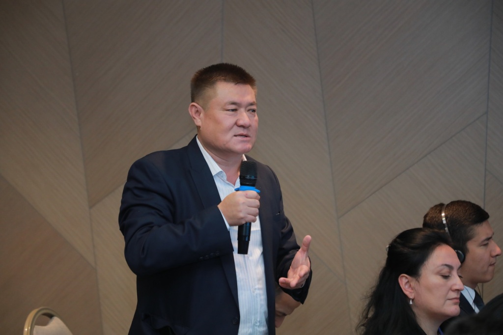 Правозащитник Абдурахмон Ташанов сообщил об отключении его телефона после встречи со шведской делегацией в Самарканде