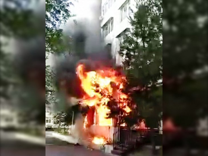 Еще один пожар: в Ташкенте чуть не выгорела многоэтажка (фото)