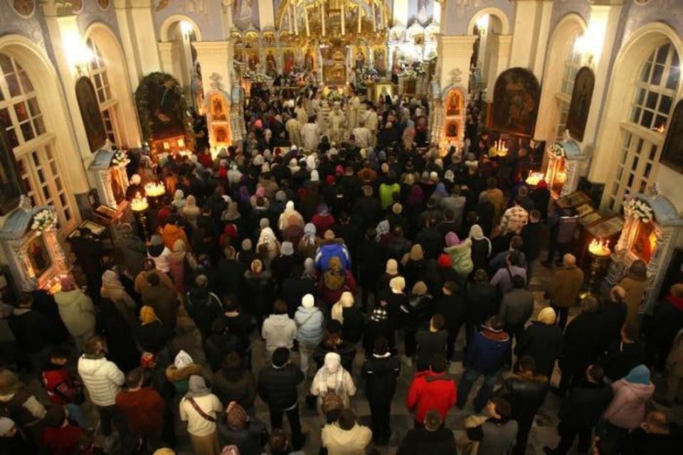 В Узбекистане высоко ценят конструктивный диалог с Русской Православной Церковью – Мирзиёев поздравил православных христиан с Рождеством 