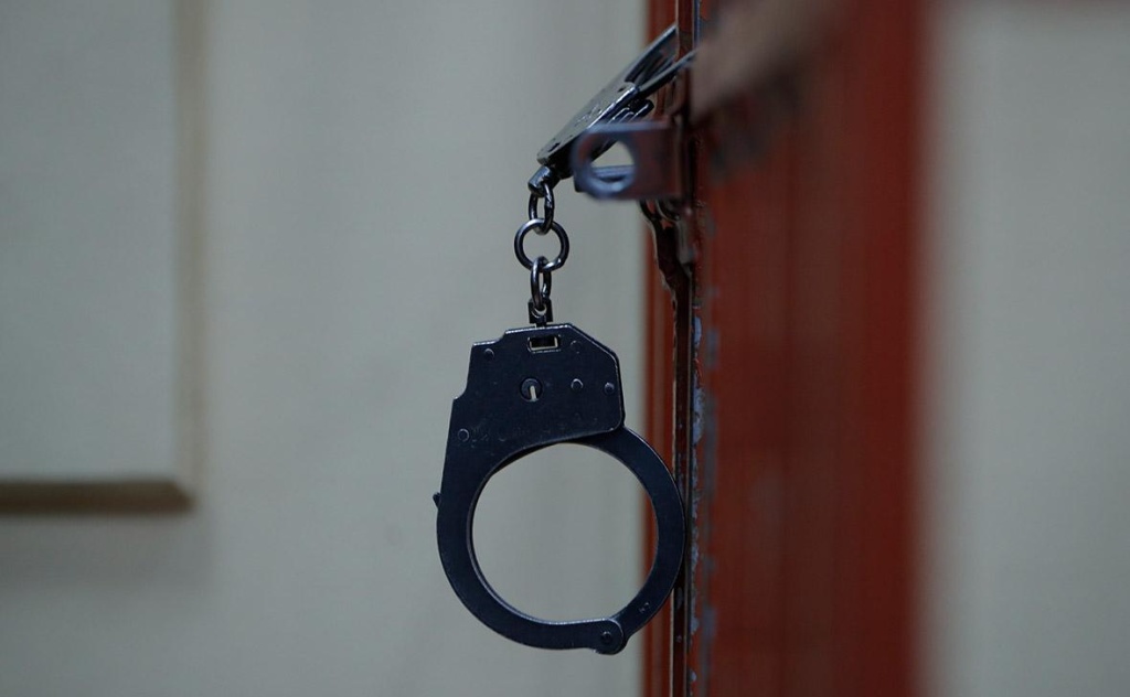 В Ташобласти задержали председателя махалли, который решил продать чужой дом и землю
