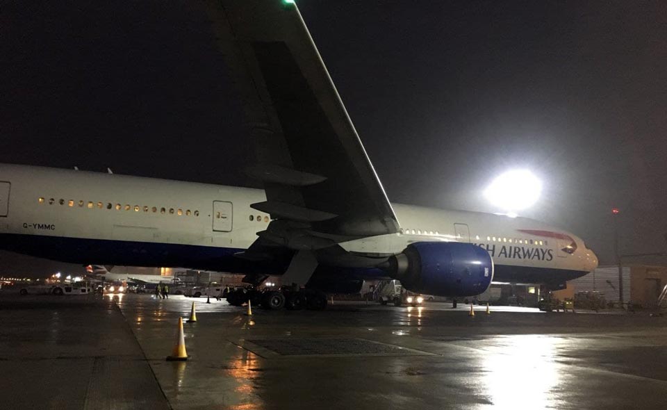 British airways вывезла своих пассажиров из Ташкента. Они провели в столичном аэропорту больше суток  