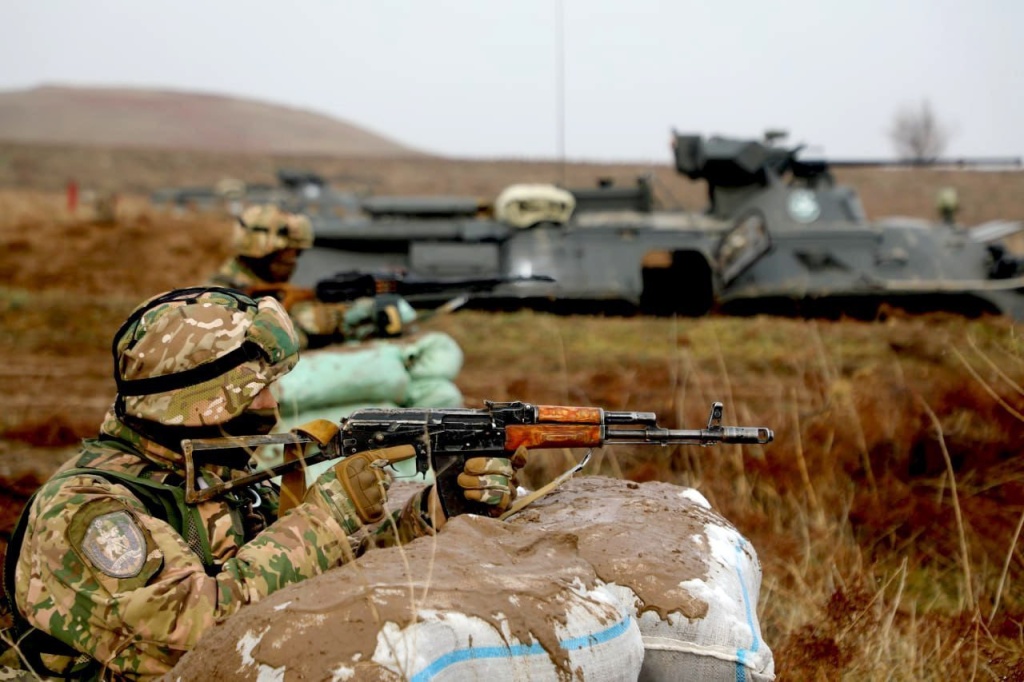 На контрактную службу в армии в Узбекистане теперь можно подать заявление онлайн 