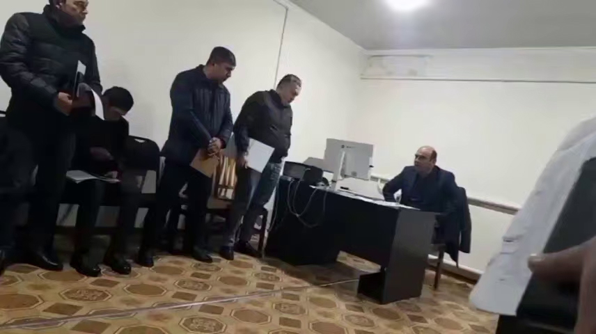 Скандальное видео с угрозами и оскорблениями в налоговой Сырдарьинского района вызвало проверку