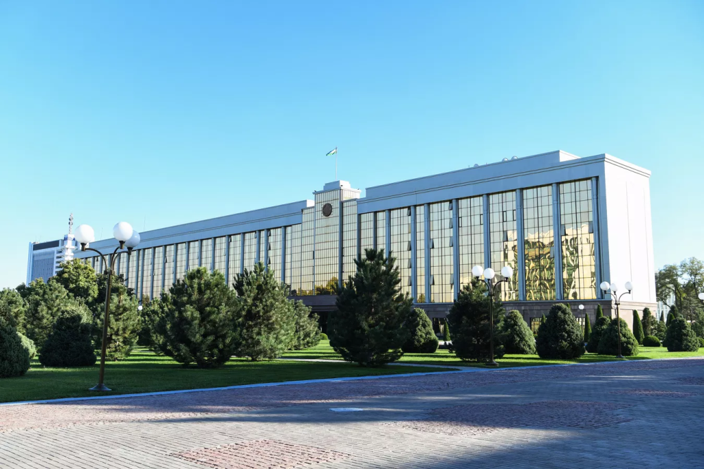 В Кабмине Узбекистана создадут секретариат по вопросам образования, науки и здравоохранения