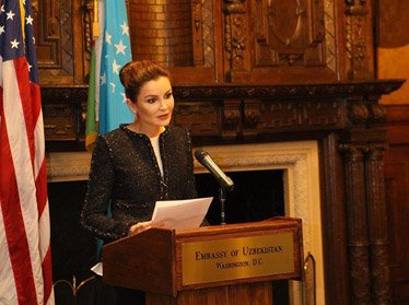 В США прошел вечер литературы и изобразительного искусства Узбекистана