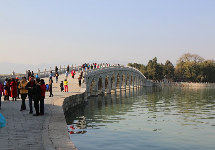 Корабль из мрамора и нефритовый мост: почему узбекистанцам стоит посетить Летний императорский дворец Ихэюань. Фото