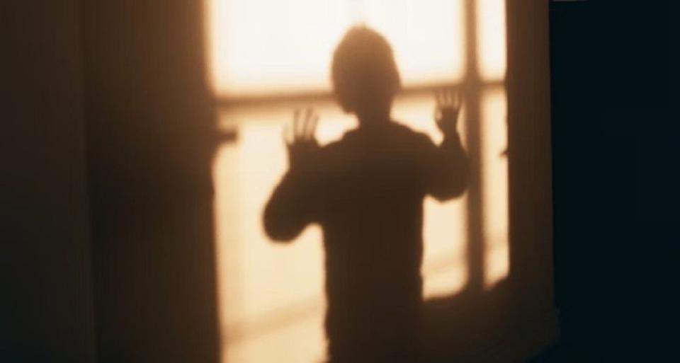 Украденное детство: отец на глазах маленькой девочки убил любовницу, а затем превратил ребенка в инвалида  