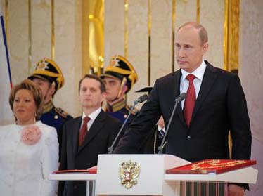 Президент России Владимир Путин поздравил Ислама Каримова с Днем Победы в Великой Отечественной войне