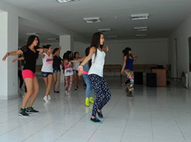 В Узбекистане проходит международный лагерь для любителей современных танцев 